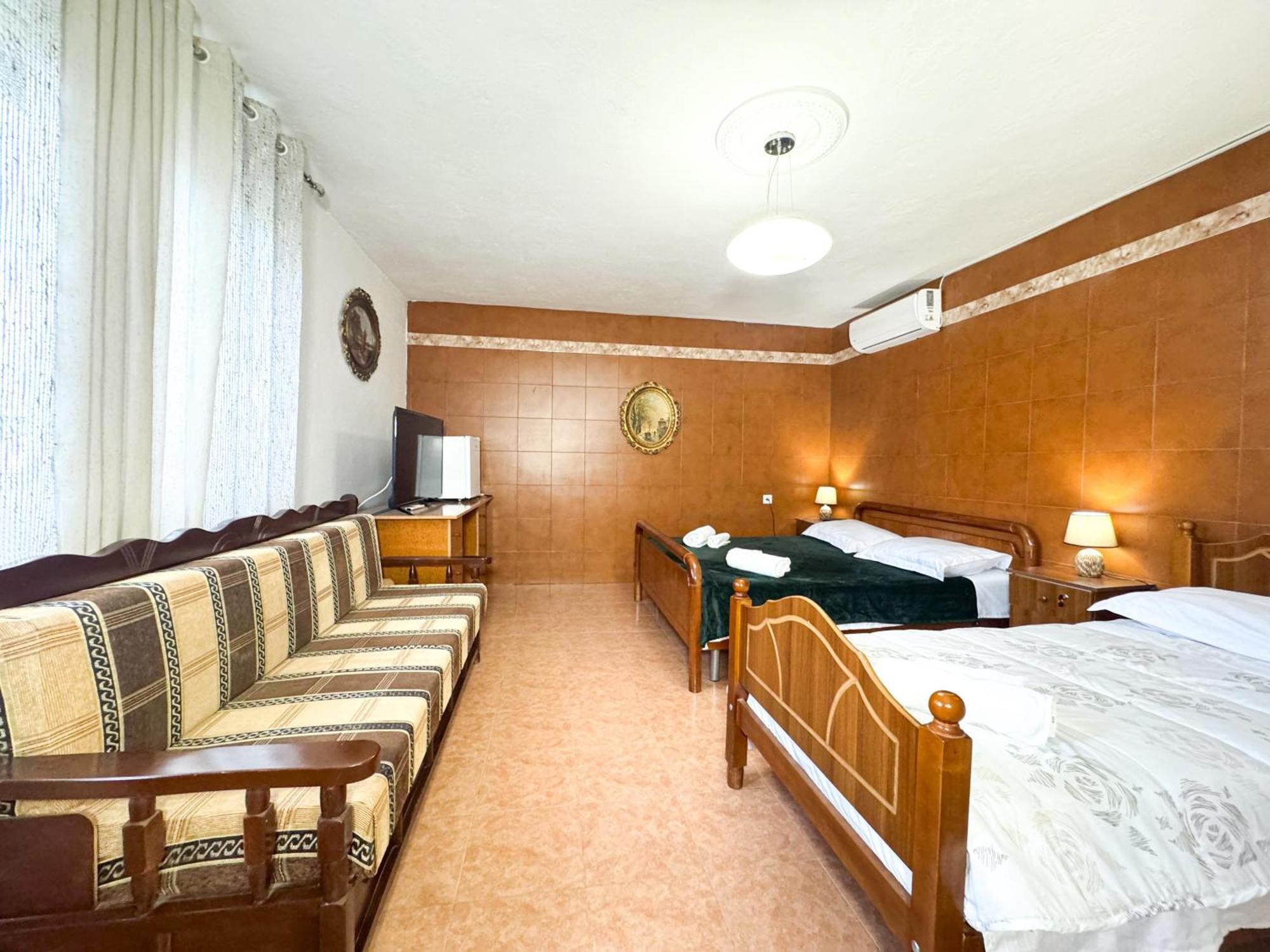 Shkodra Guest House & Trips Eksteriør bilde